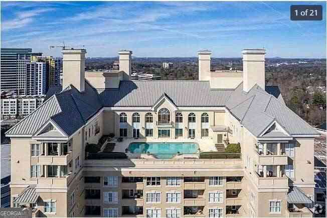 Condo For Rent - 3334 Peachtree Road NE #1714<br/> Atlanta, GA 30326