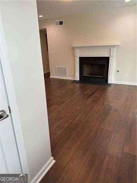 Condo For Rent - 907 Natchez Trace<br/> Atlanta, GA 30350