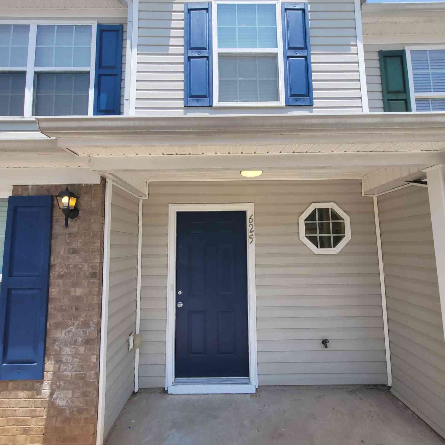 Townhouse For Rent - 625 Chase Lane<br/> McDonough, GA 30253