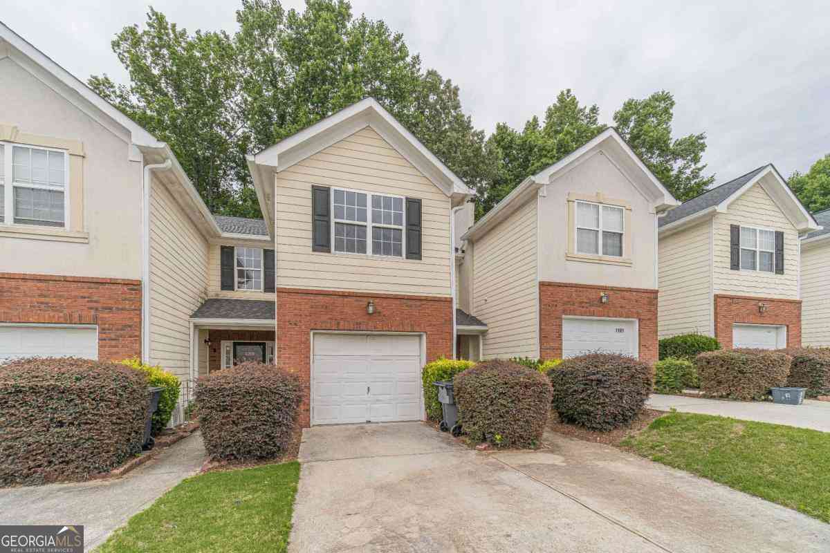 Townhouse For Rent - 1191 Primrose View Circle<br/> Lawrenceville, GA 30044