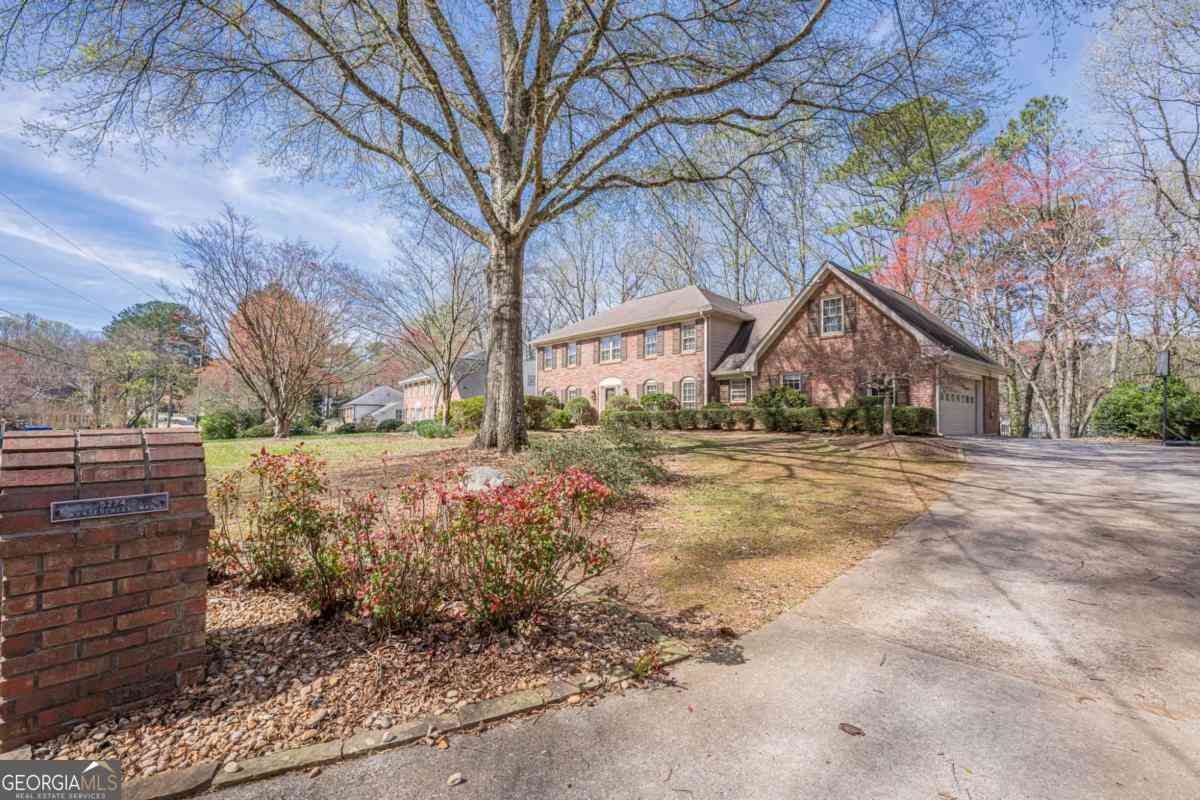 Homes For Rent - 5274 Wyntercreek Way<br/> Dunwoody, GA 30338