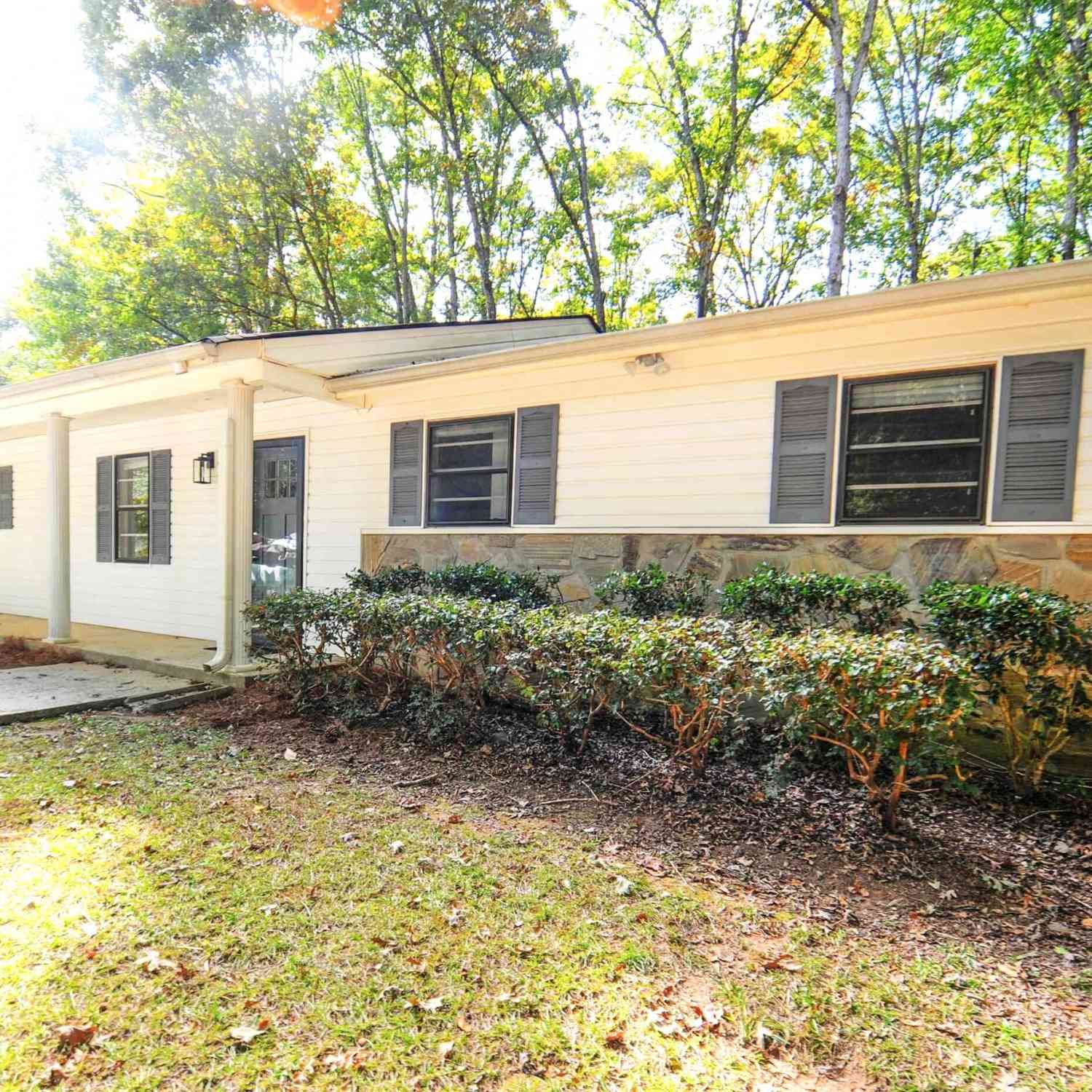 Homes For Rent - 125 Brooks Drive<br/> Tyrone, GA 30290
