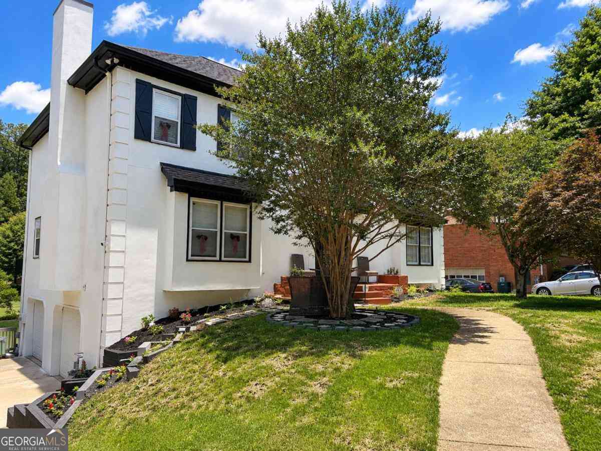 Townhouse For Rent - 8945 Carroll Manor Drive<br/> Fulton County, Sandy Springs, GA 30350