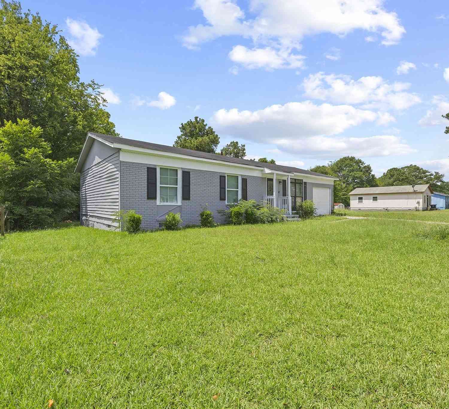 Homes For Rent - 2830 Village Green Drive<br/> Macon, GA 31206