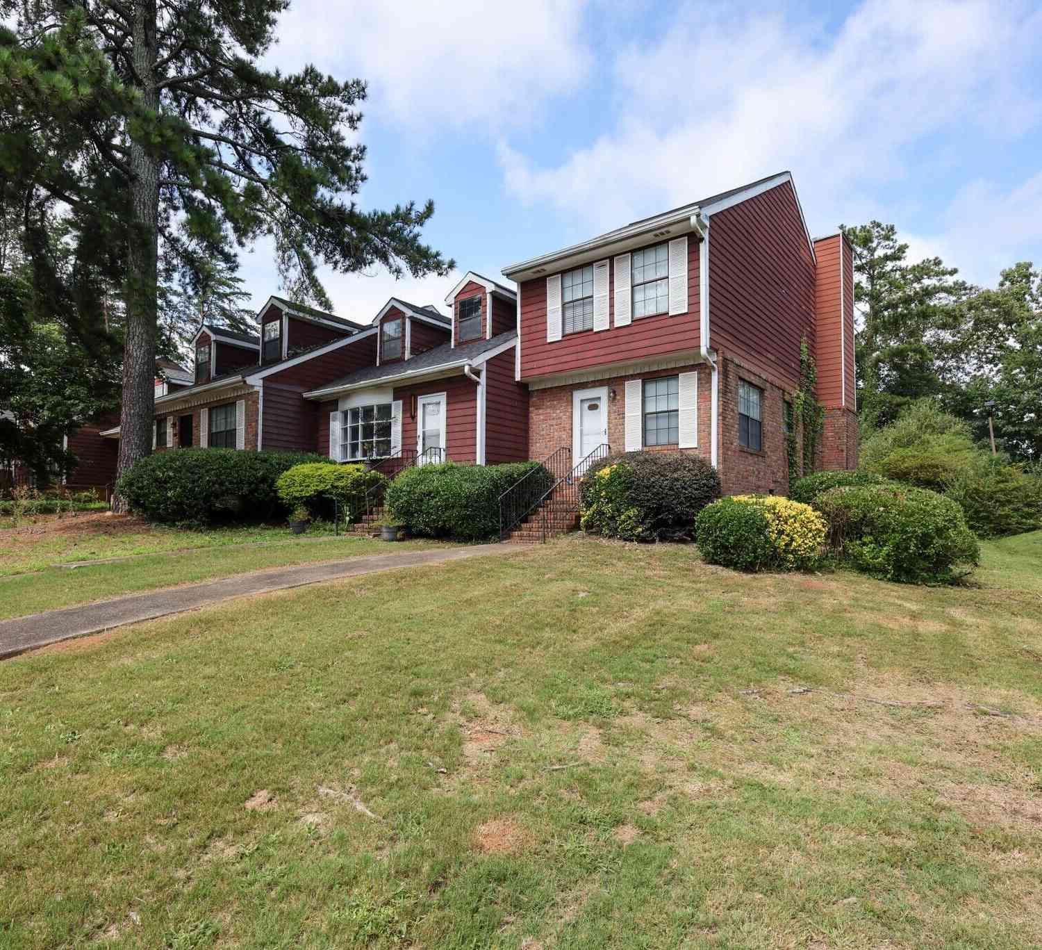 Townhouse For Rent - 5461 Park Place<br/> Atlanta, GA 30349