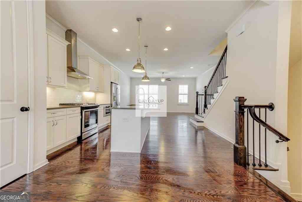 Townhouse For Rent - 16 Lochurst Lane<br/> Fulton County, Roswell, GA 30076
