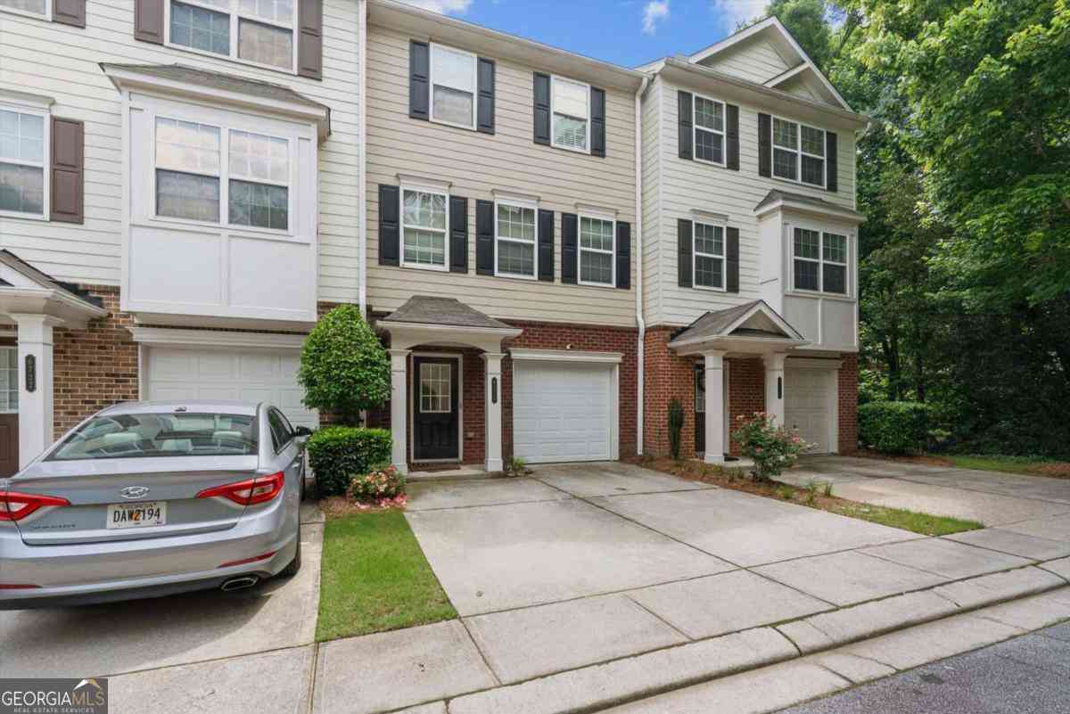 Townhouse For Rent - 6720 Stoneleigh Way #9<br/> Cobb County, Mableton, GA 30126