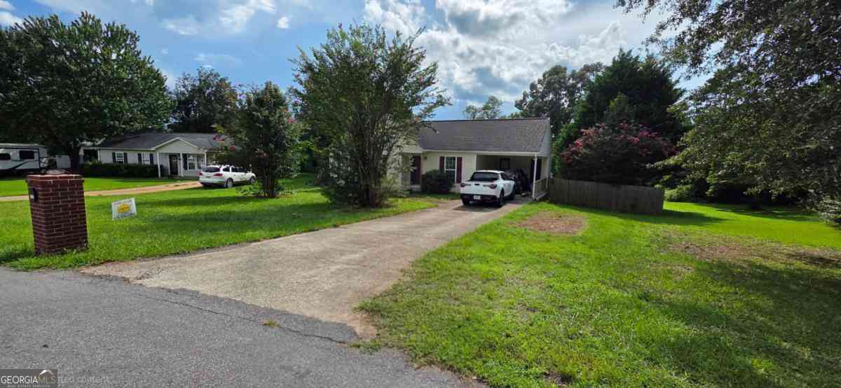 Homes For Rent - 5831 Fieldstone Court<br/> Hall County, Clermont, GA 30527