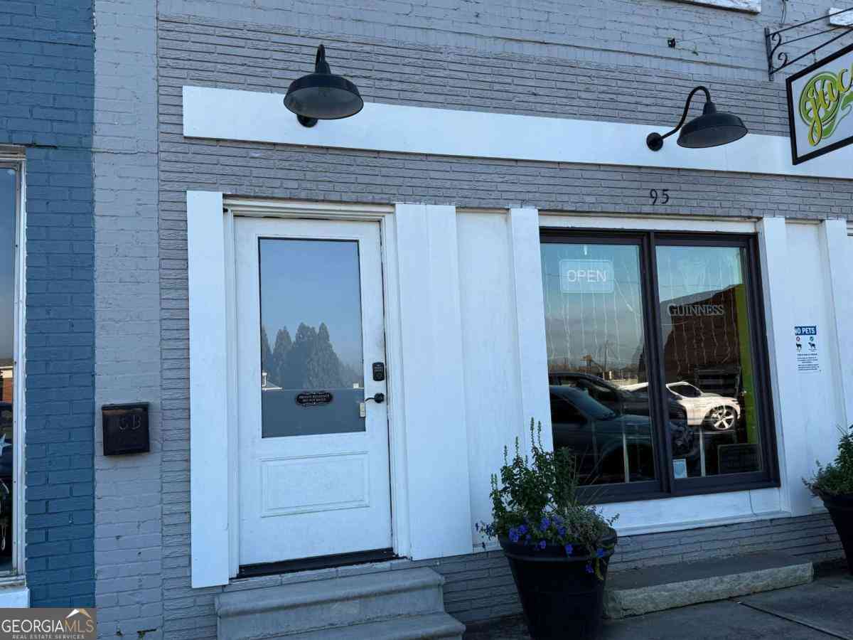 Apartment For Rent - 95 W Franklin Street #APT. B<br/> Hartwell, GA 30643
