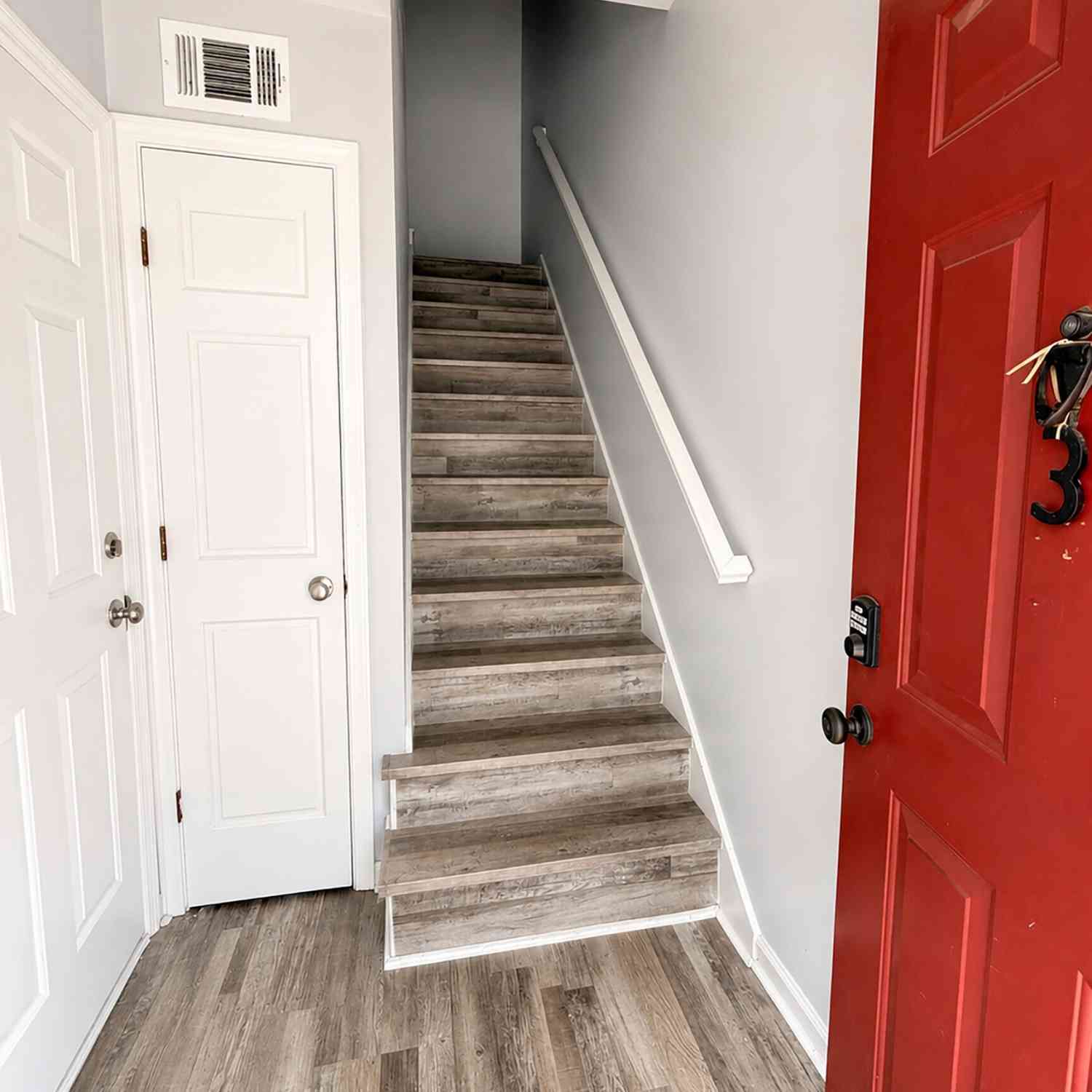 Townhouse For Rent - 856 Saint Charles Avenue NE #3<br/> Fulton County, Atlanta, GA 30306