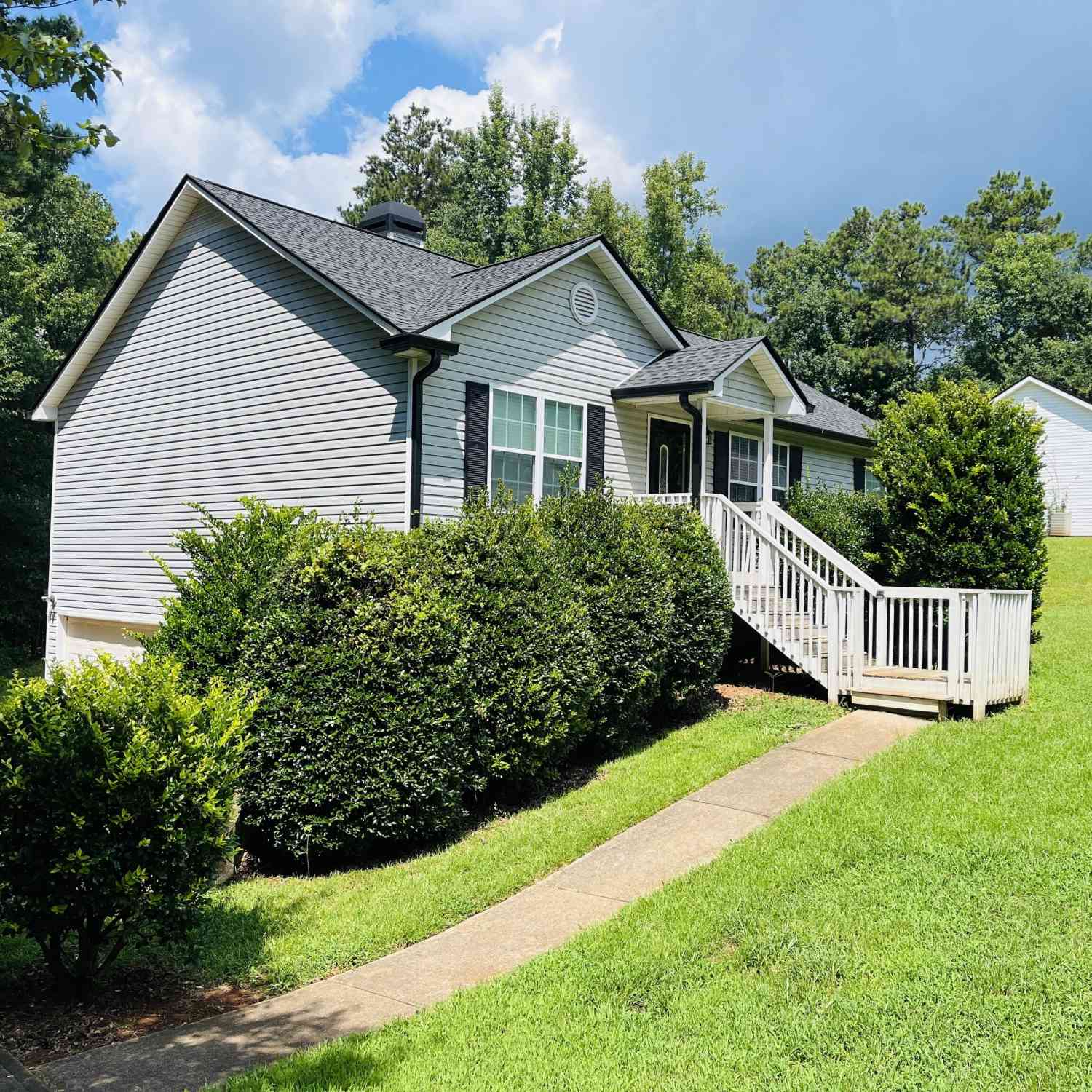 Homes For Rent - 185 Hidden Brook Trail<br/> Newnan, GA 30265