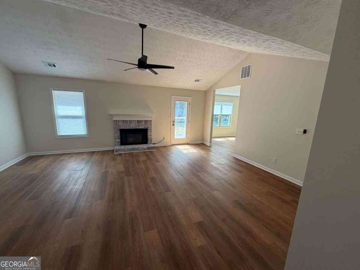 Homes For Rent - 2694 Palm Creek Court<br/> Dacula, GA 30019