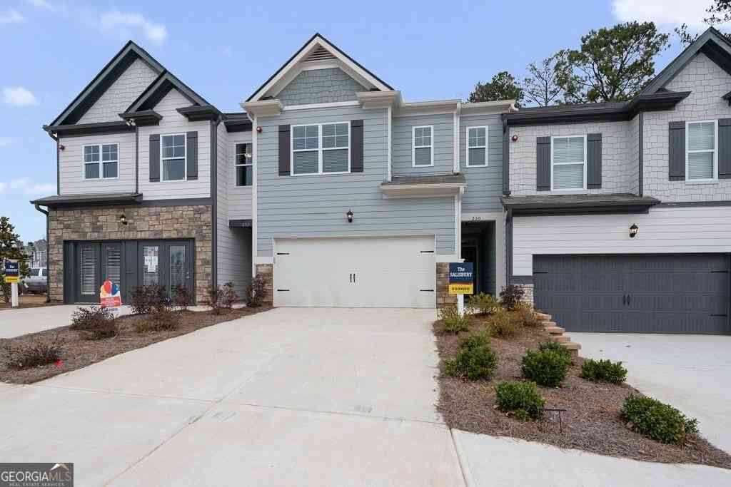 Townhouse For Rent - 230 Lower Pheasant Lane<br/> Woodstock, GA 30188