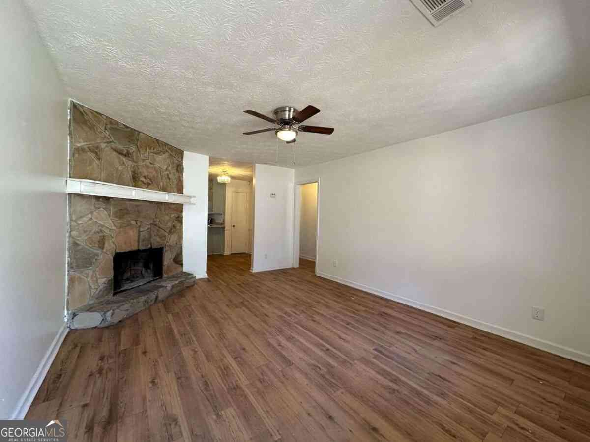 Multifamily For Rent - 5172 Ridge Forest Drive #5172<br/> Dekalb County, Stone Mountain, GA 30083