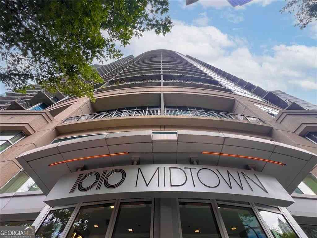 Condo For Rent - 1080 Peachtree Street NE #1501<br/> Atlanta, GA 30309