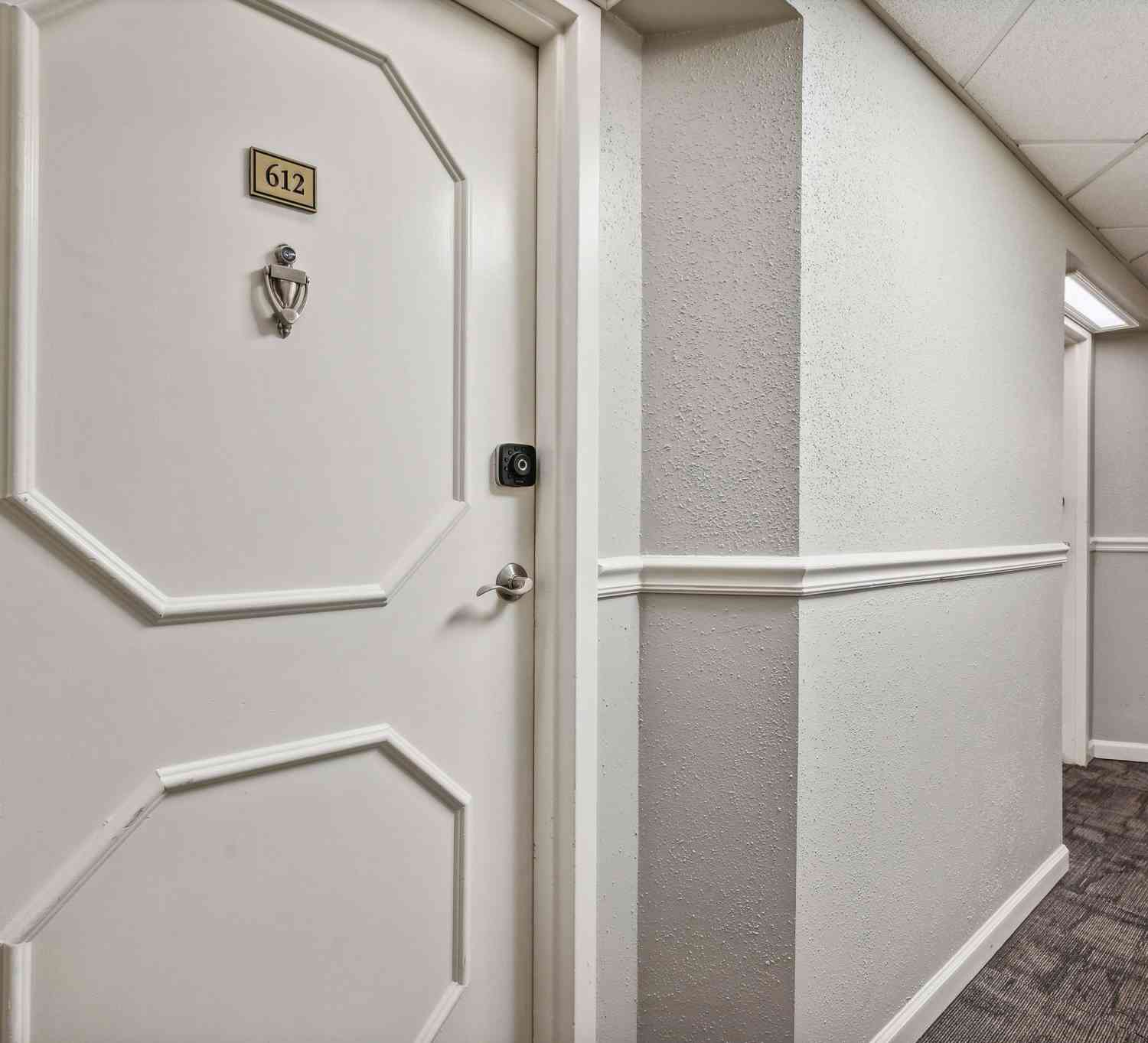 Condo For Rent - 2479 Peachtree Road NE #612<br/> Atlanta, GA 30305
