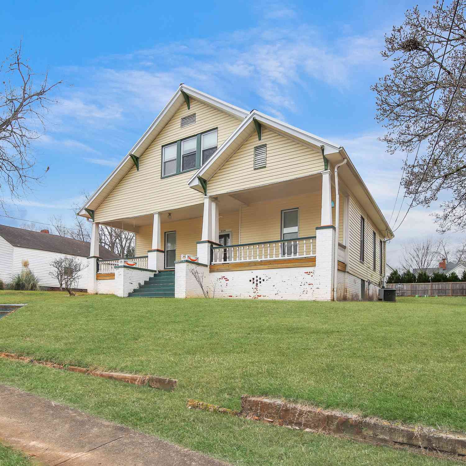 Homes For Rent - 304 Boulevard<br/> Lagrange, GA 30240