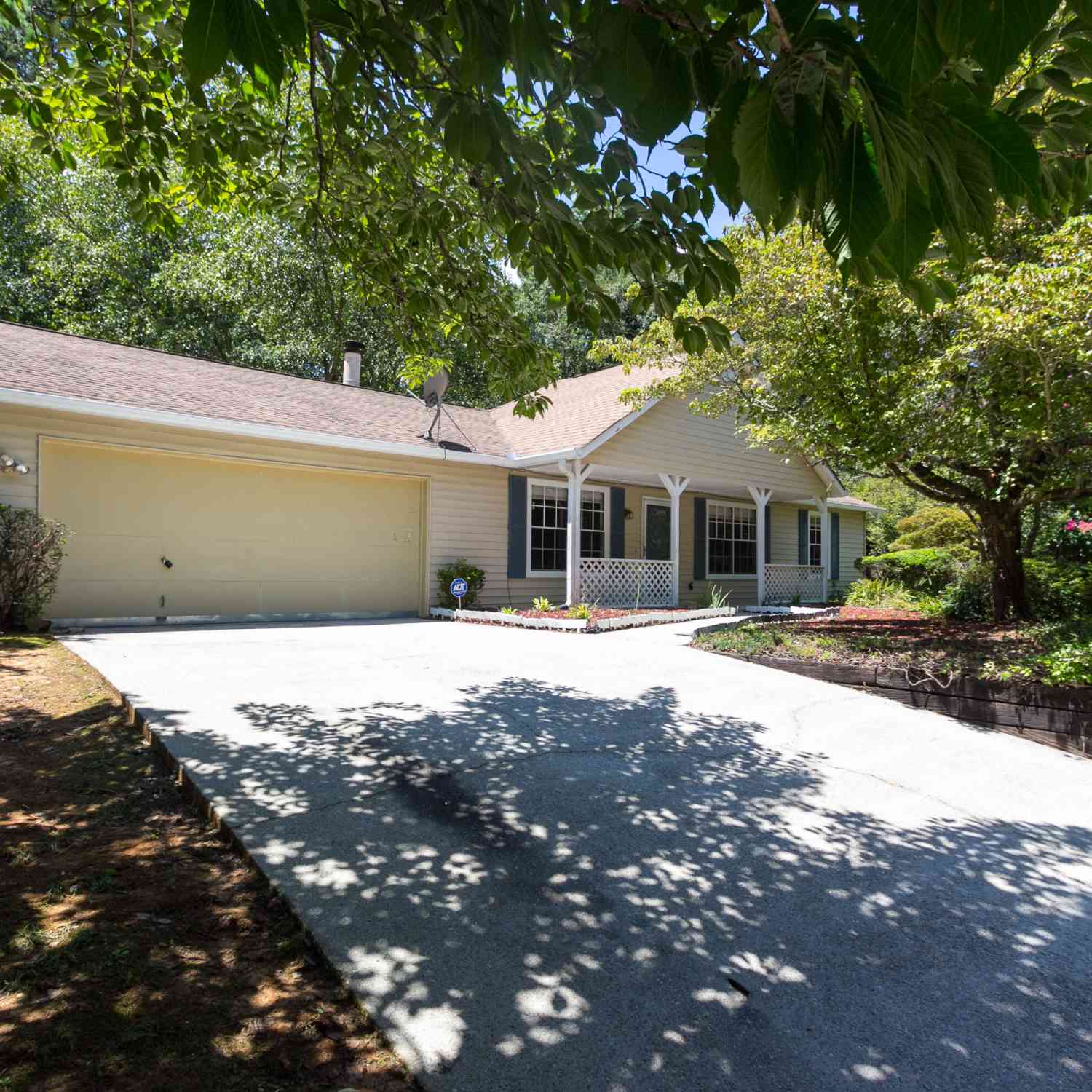 Homes For Rent - 2007 Walden Park Drive<br/> Snellville, GA 30078