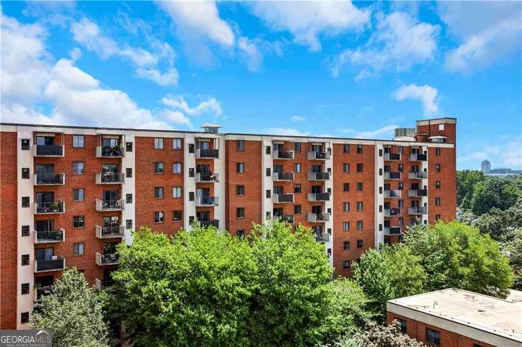 Condo For Rent - 300 Johnson Ferry Road NE #B1002<br/> Fulton County, Sandy Springs, GA 30328