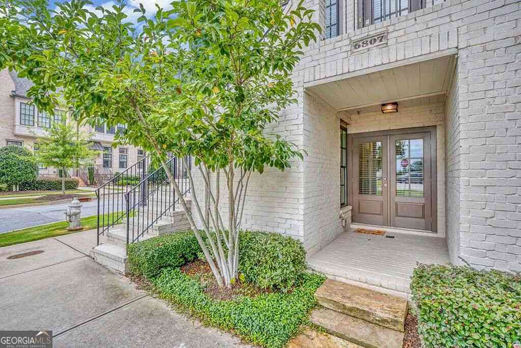 Townhouse For Rent - 6807 Encore Boulevard<br/> Fulton County, Sandy Springs, GA 30328