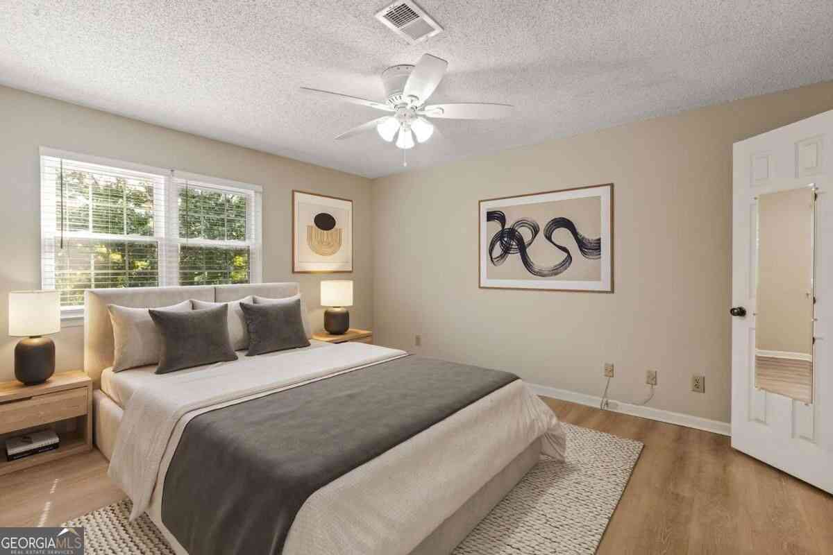 Condo For Rent - 611 Barrington Hills Drive<br/> Fulton County, Sandy Springs, GA 30350