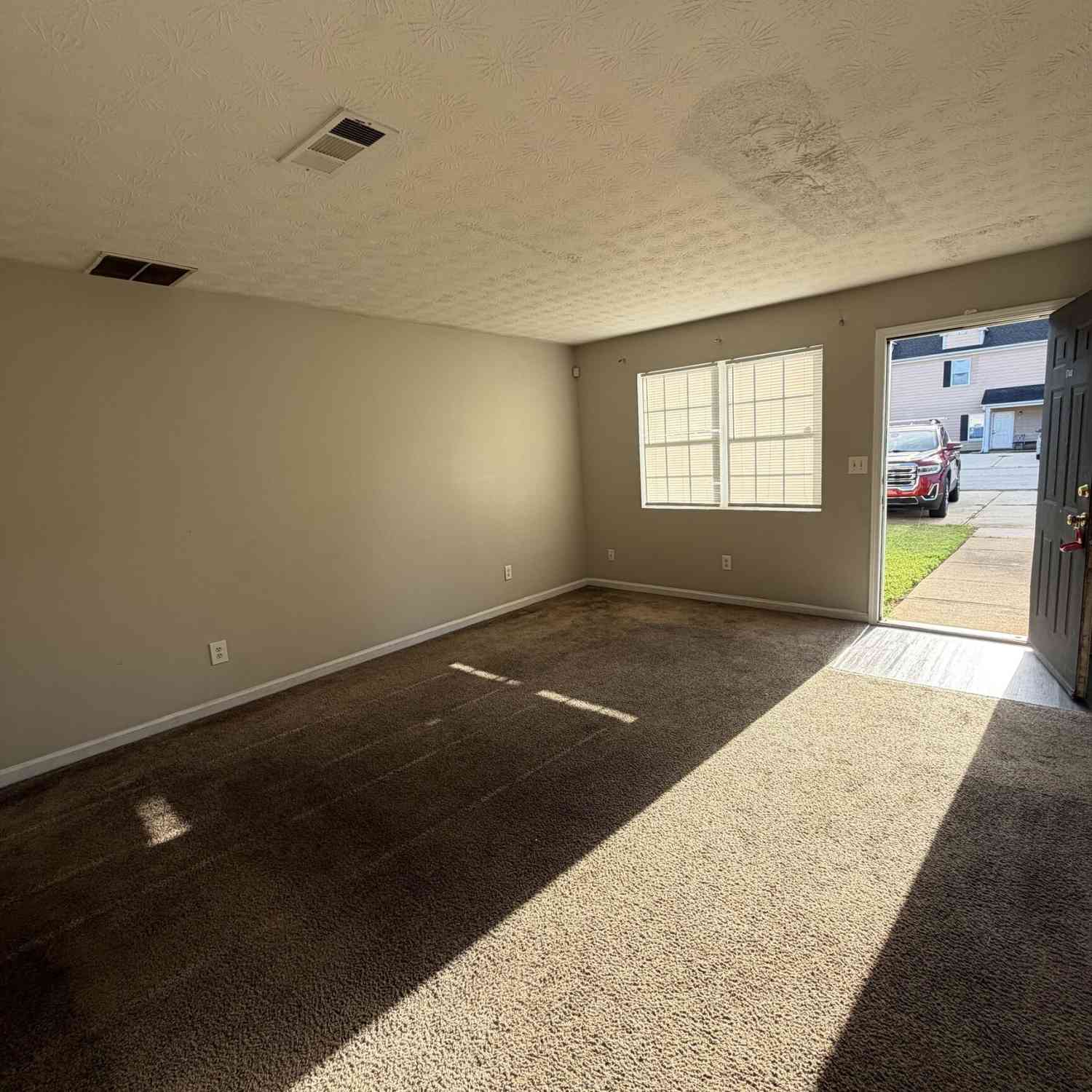 Townhouse For Rent - 1744 SE Bob White Lane<br/> Conyers, GA 30013