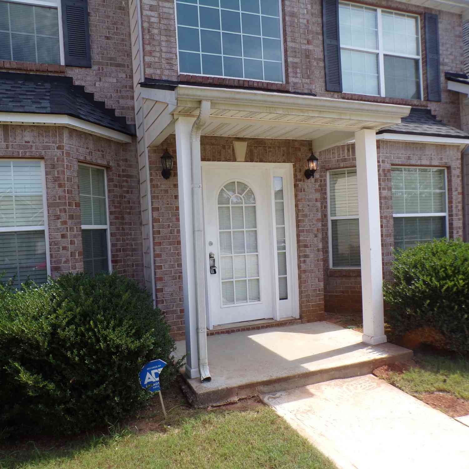 Homes For Rent - 1527 Paceville Court<br/> Conyers, GA 30012