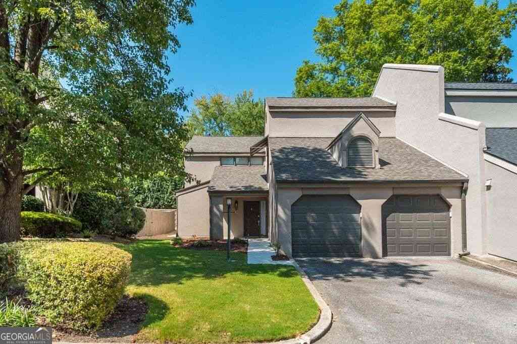 Townhouse For Rent - 2914 Lenox Road NE #19<br/> Atlanta, GA 30324