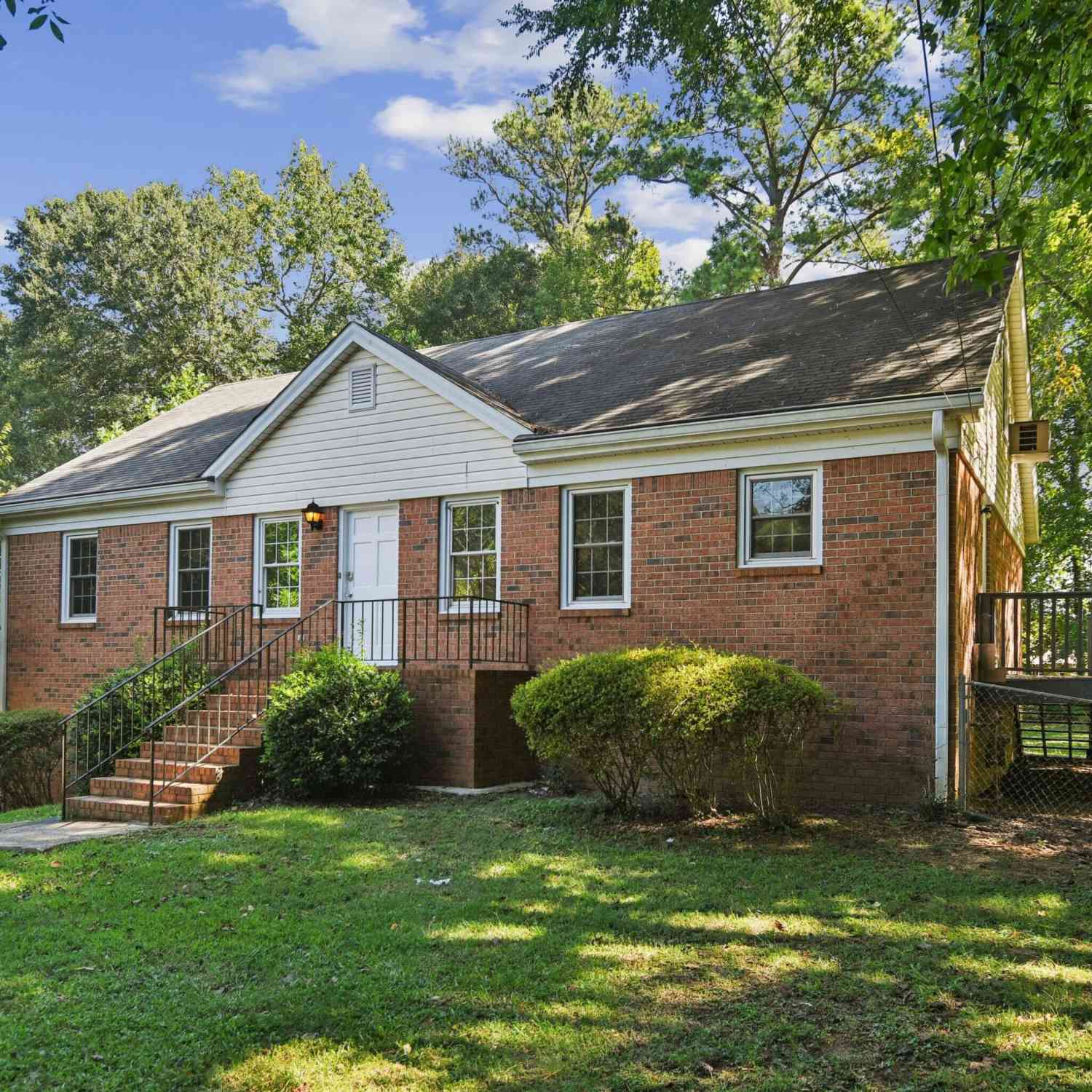 Homes For Rent - 5659 Whispering Pines Road<br/> Mableton, GA 30126