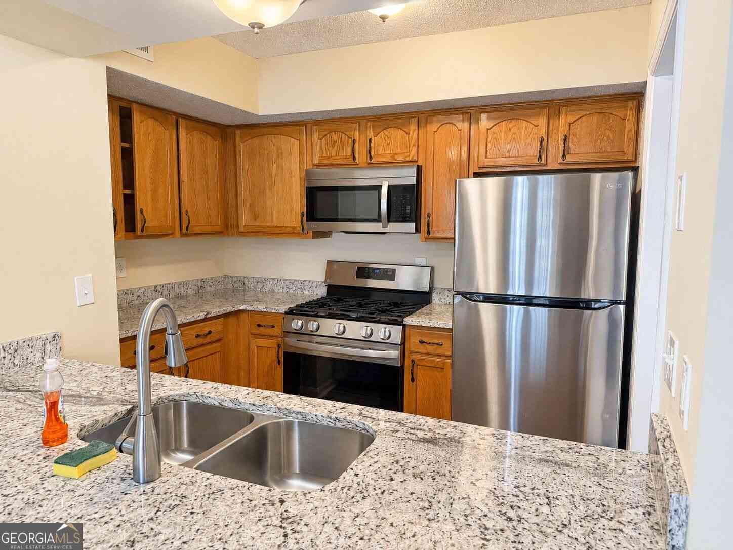 Townhouse For Rent - 3025 Sand Wedge Circle NW<br/> Kennesaw, GA 30144