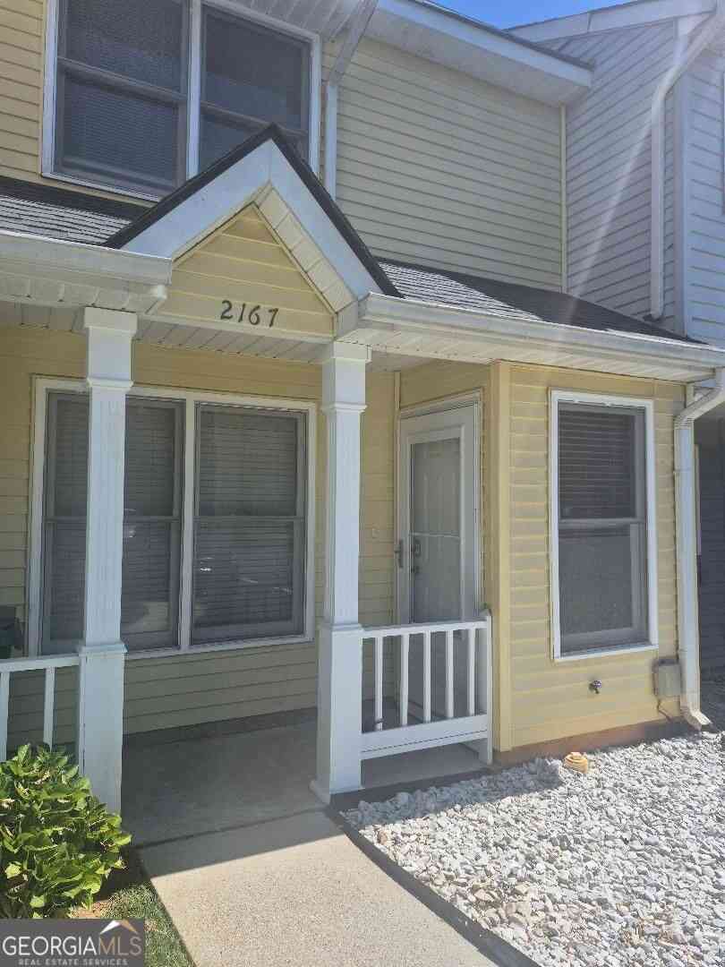 Townhouse For Rent - 2167 Wellington Circle<br/> Lithonia, GA 30058
