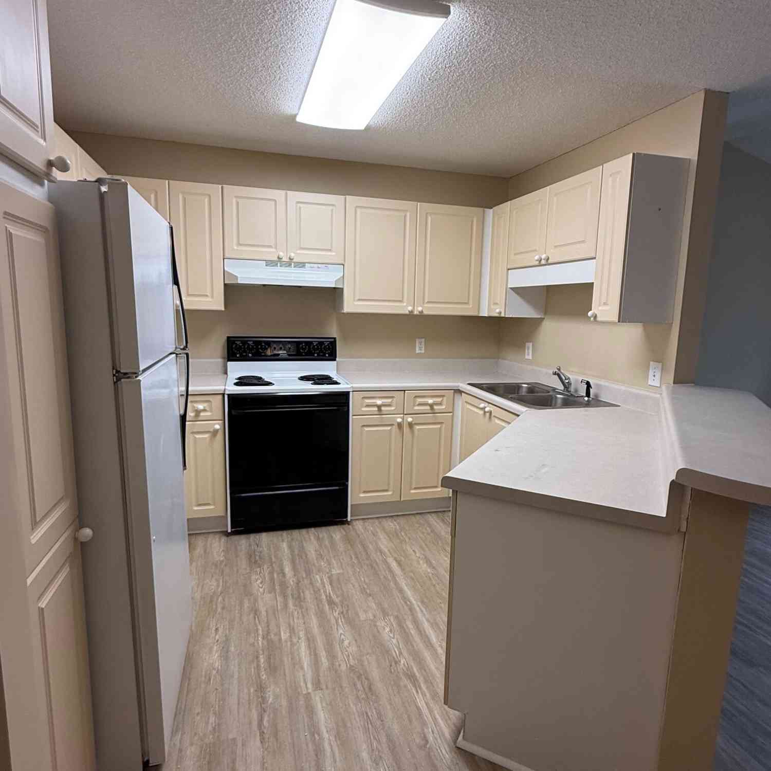 Apartment For Rent - 320 Ridgewood Avenue #B4<br/> Gainesville, GA 30501