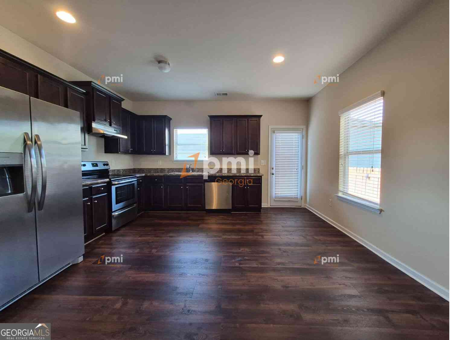 Homes For Rent - 2 Longleaf Circle<br/> Fairburn, GA 30213