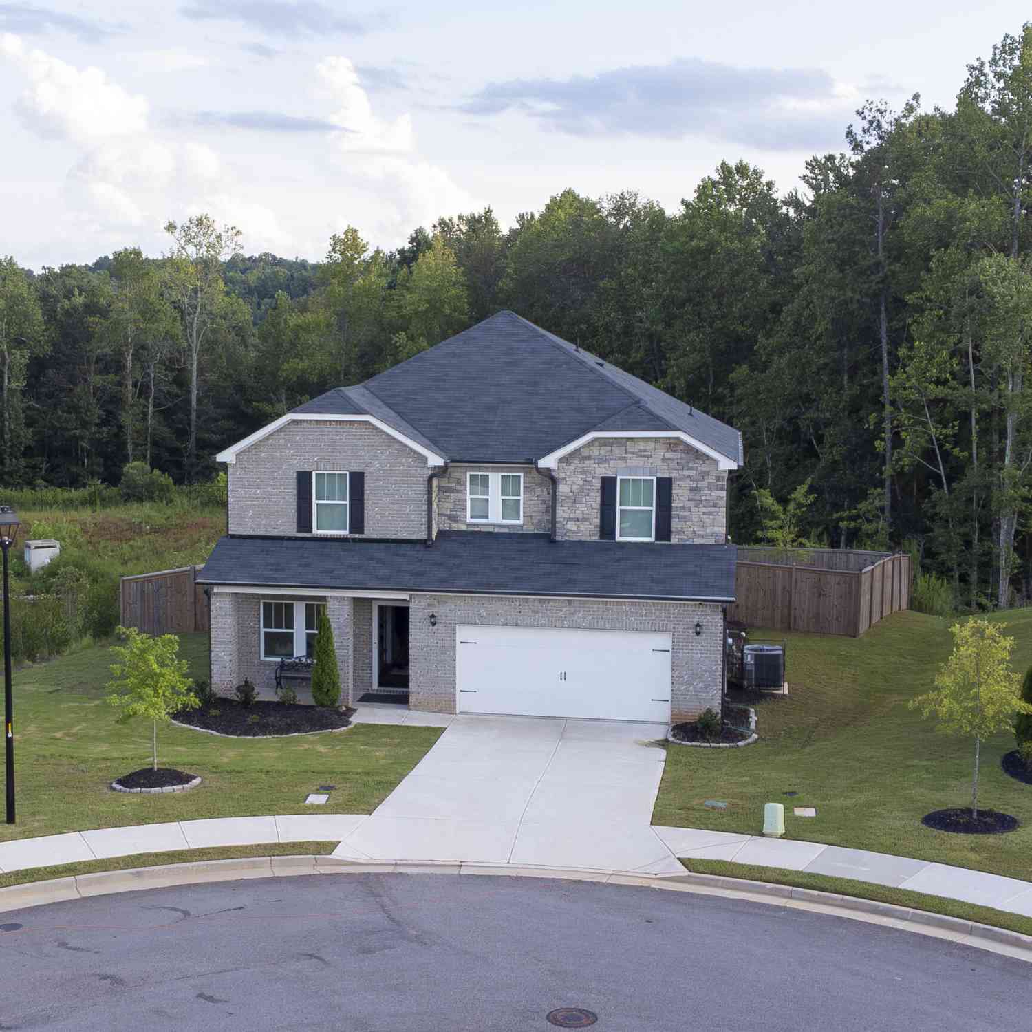 Homes For Rent - 6960 Newcastle Court<br/> Fairburn, GA 30213