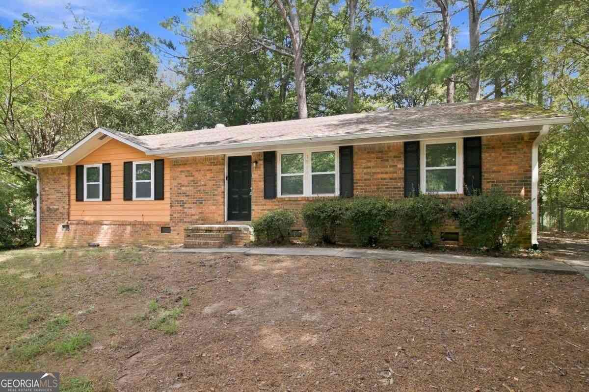 Homes For Rent - 10200 Top Tree Court<br/> Jonesboro, GA 30238