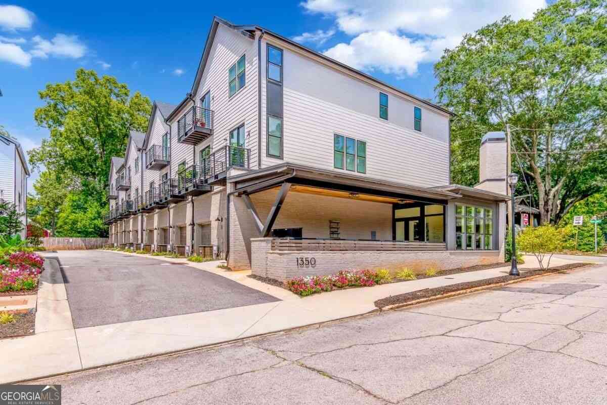 Townhouse For Rent - 1350 May Avenue SE #5<br/> Dekalb County, Atlanta, GA 30316