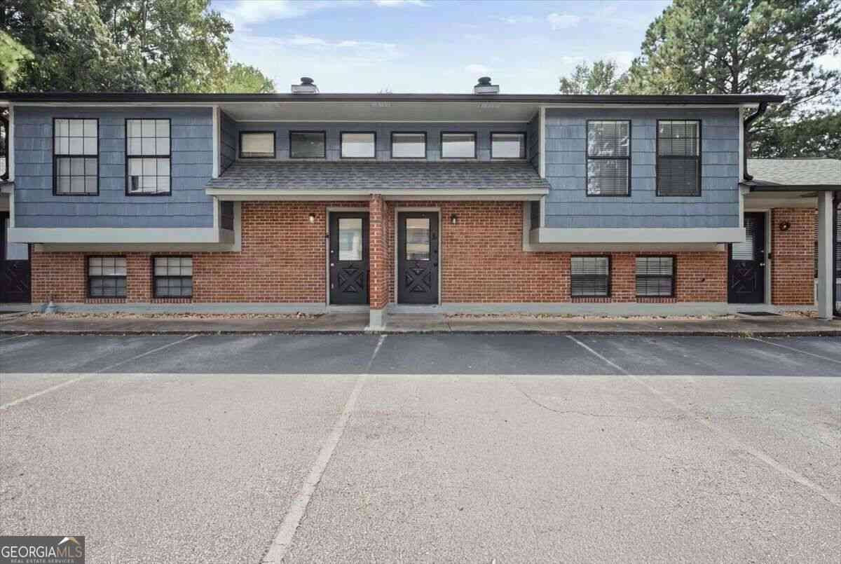 Townhouse For Rent - 1205 Natchez Trace SW #B<br/> Marietta, GA 30008