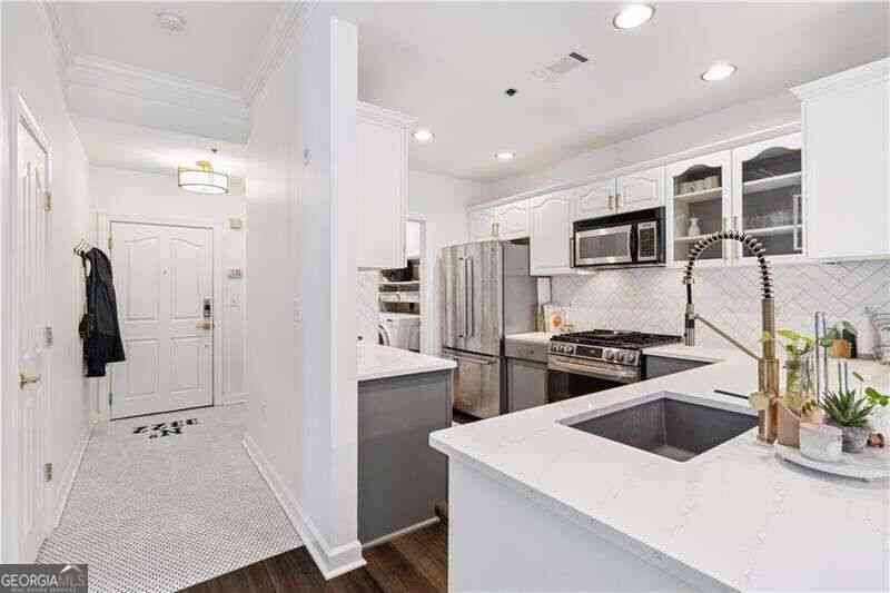 Condo For Rent - 850 Piedmont Avenue NE #3322<br/> Atlanta, GA 30308