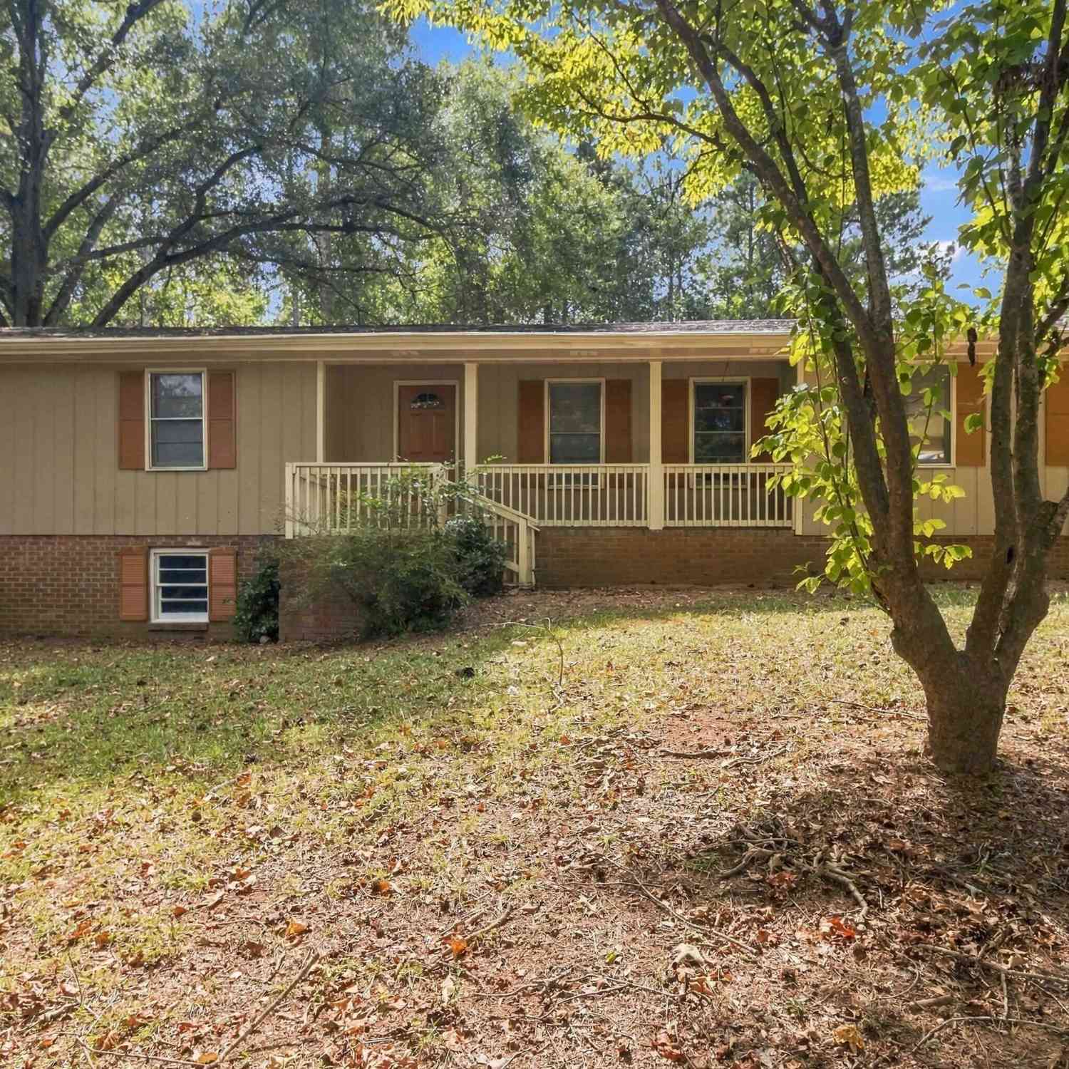 Homes For Rent - 9169 Lakeview Drive SW<br/> Covington, GA 30014