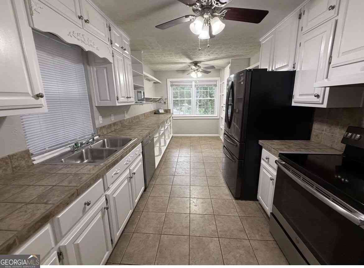 Homes For Rent - 3721 Quail Hollow Trail<br/> Snellville, GA 30039