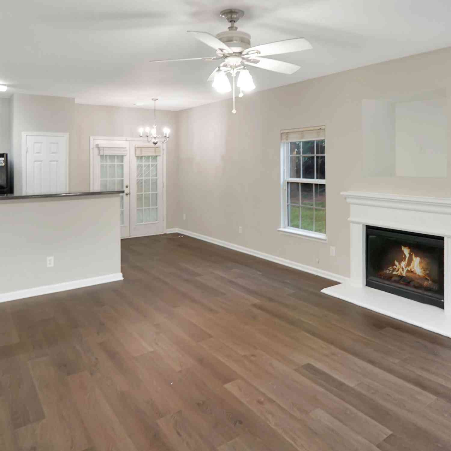 Townhouse For Rent - 373 Brookview Drive<br/> Riverdale, GA 30274