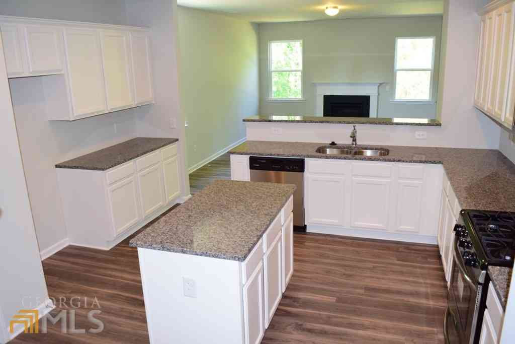 Homes For Rent - 74 Newnan Lakes Drive<br/> Newnan, GA 30263