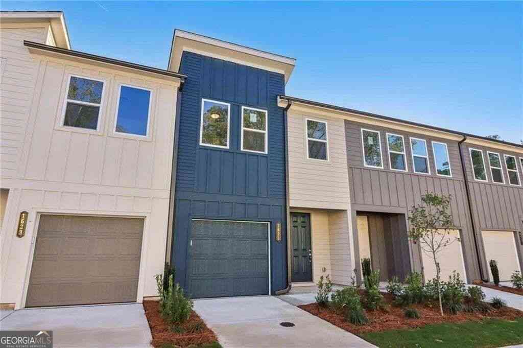 Townhouse For Rent - 1621 Gunnin Trace NW<br/> Atlanta, GA 30318