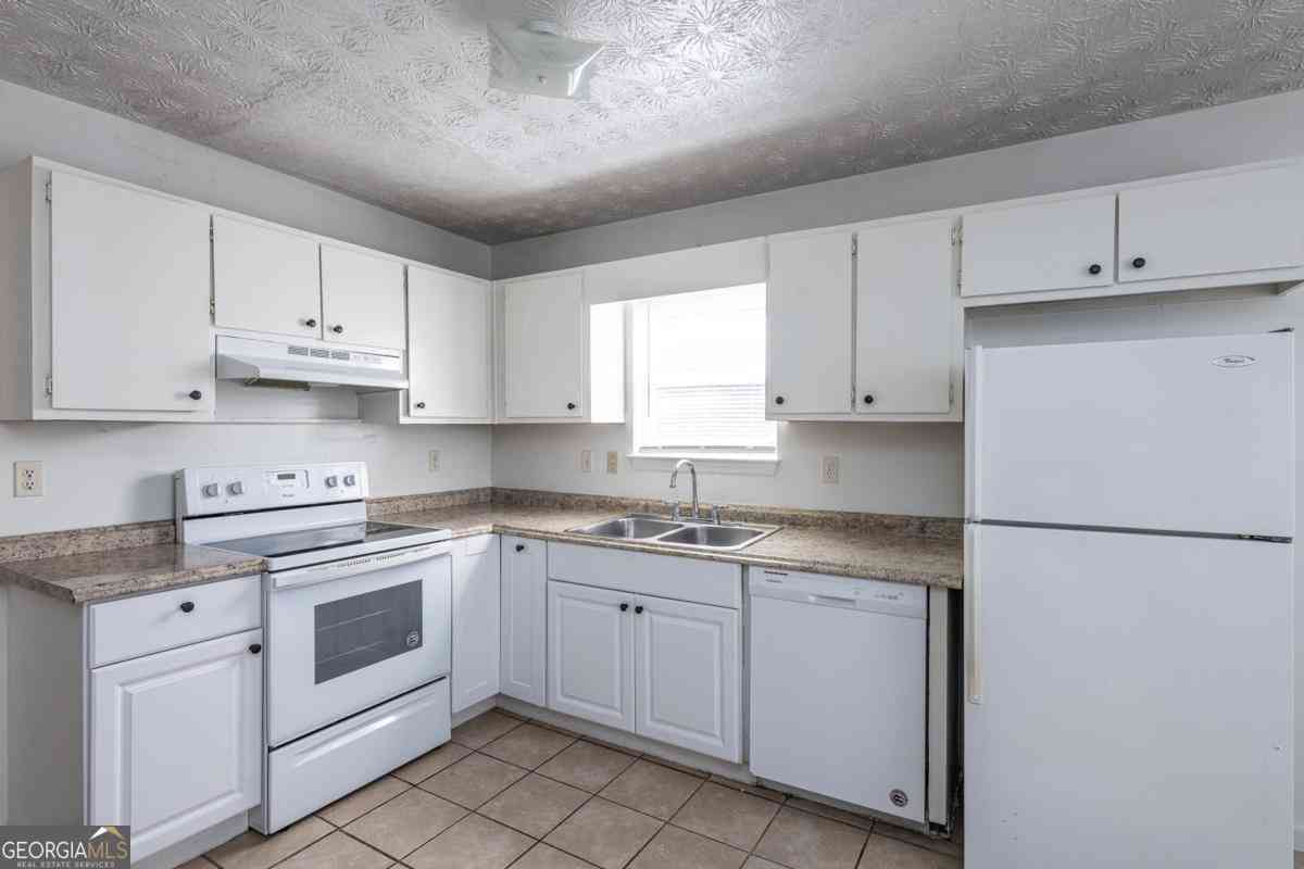 Multifamily For Rent - 8367 Warren Drive #8367<br/> Douglasville, GA 30134