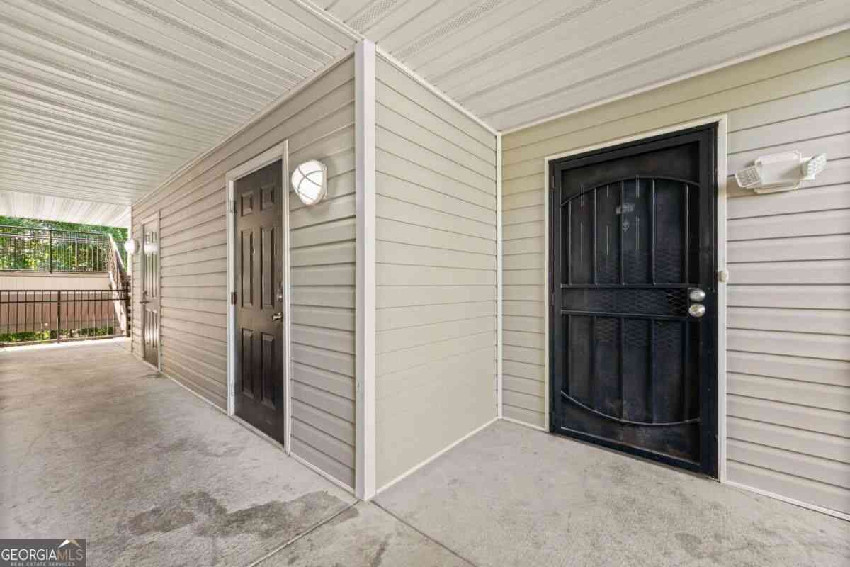 Condo For Rent - 9202 Fairington Ridg Circle<br/> Lithonia, GA 30038