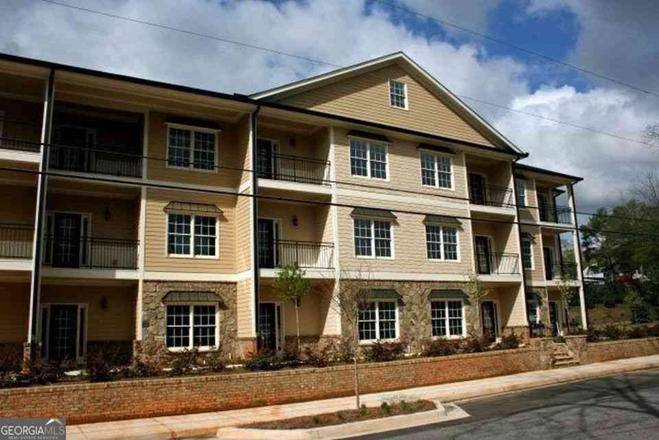 Condo For Rent - 170 Woodrow Street #APT B2<br/> Athens, GA 30605