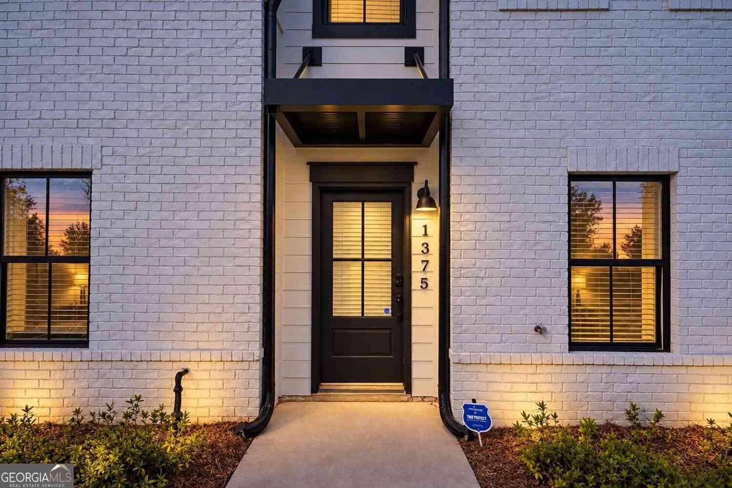 Townhouse For Rent - 1375 Walking Way<br/> Atlanta, GA 30316