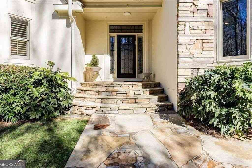 Homes For Rent - 325 Riverhall Court<br/> Fulton County, Sandy Springs, GA 30350