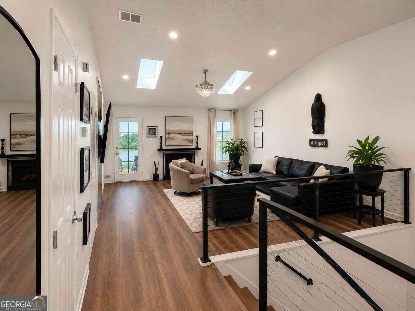 Townhouse For Rent - 7953 Woodlake Drive<br/> Riverdale, GA 30274