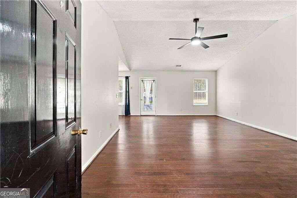 Homes For Rent - 28 Autumn Ridge Drive<br/> Euharlee, GA 30145